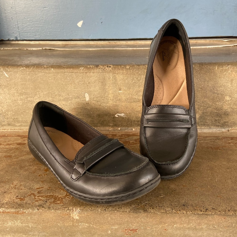 Clarks Ashland Lily black leather loafer